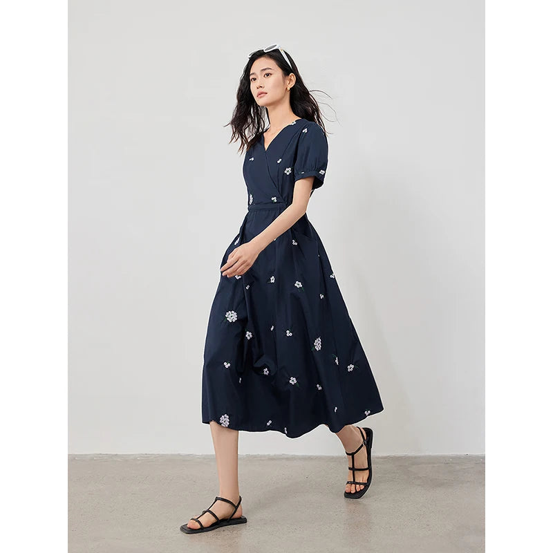 Vestido bordado de algodón puro adelgazante con escote en V para verano