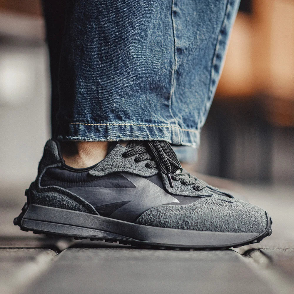 Men thick-soled black Sneakers, casual comfortable retro jogging shoes Low-top sneakers